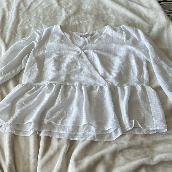 LOFT SIZE 16 white long sleeve v neck blouse with button and ruffle detail - Picture 2 of 5